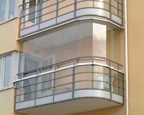 Остекление балконов безрамное остекление