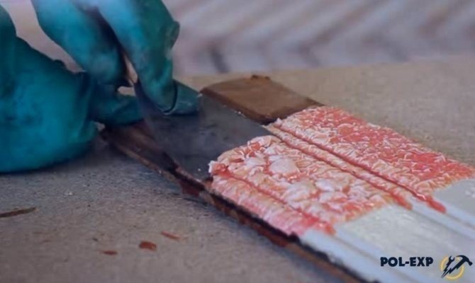 Способы очистки деревянных поверхностей от старой краски