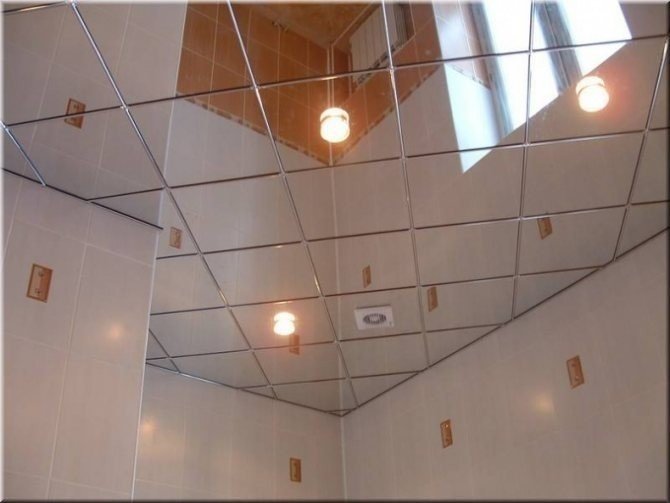 Потолок со стеклянными вставками