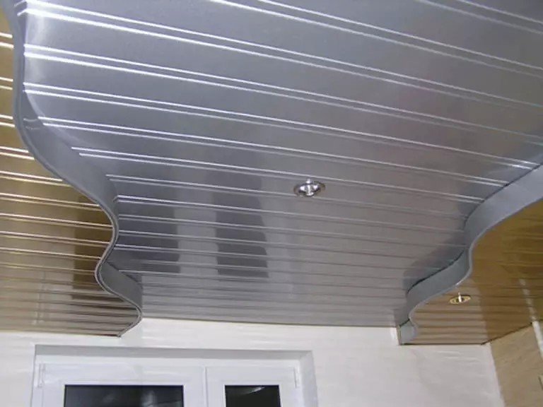 Реечный потолок металлик cesal