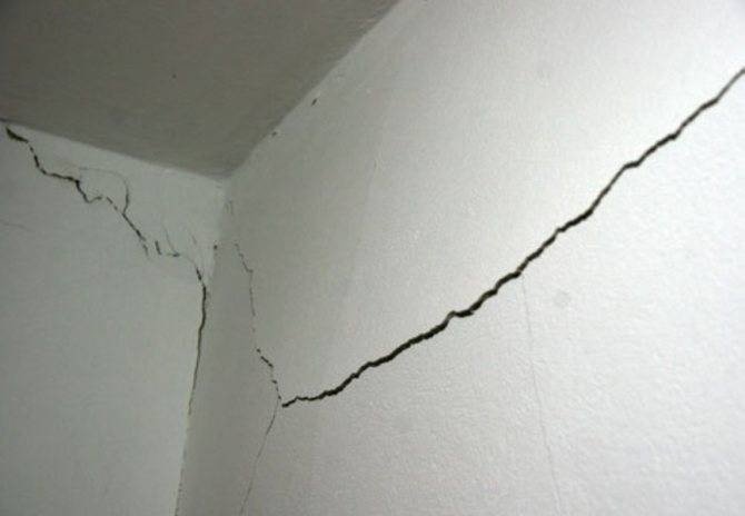Армирование трещин в стене