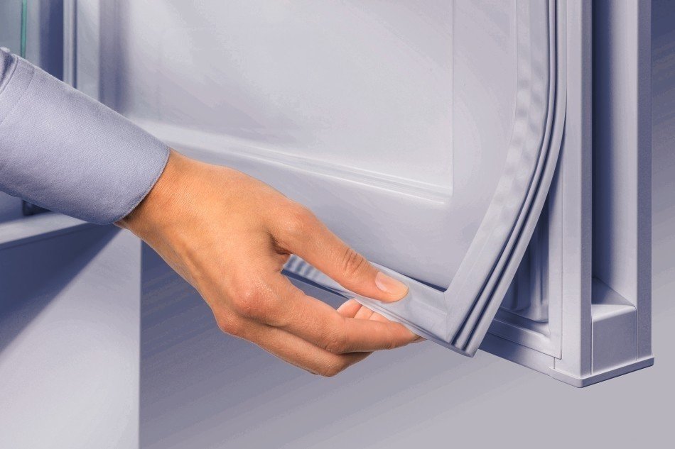 Уплотнительная резинка для дверей холодильника