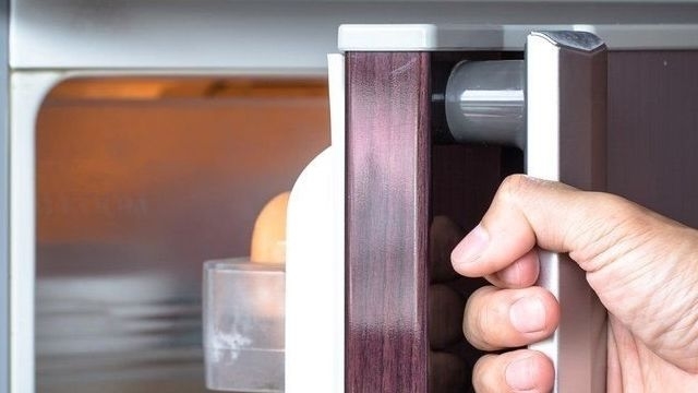 Ремонт резинки на холодильнике