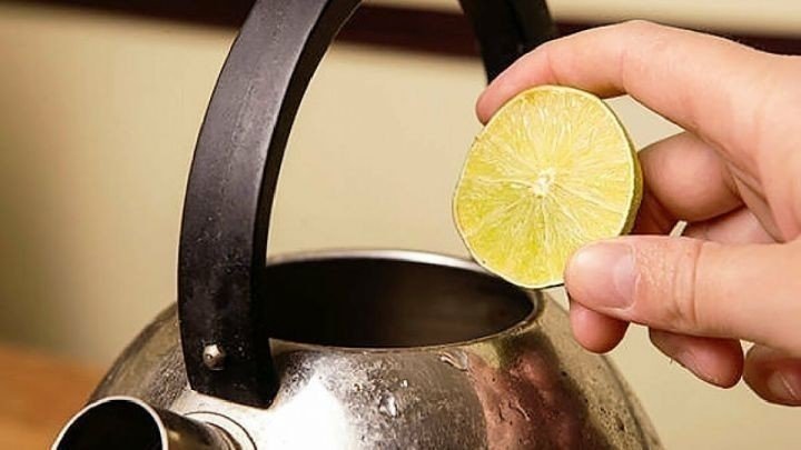 Лимон от накипи в чайнике
