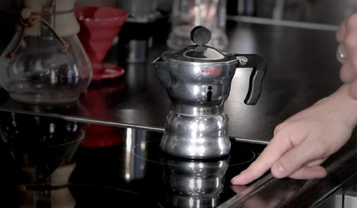Гейзерная кофеварка принцип