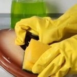 Как очистить эмалированную кастрюлю от темного налета и желтизны внутри