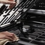 Как почистить плиту от жира и нагара в домашних условиях