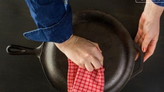 Как прокалить чугунную сковороду эффективными способами