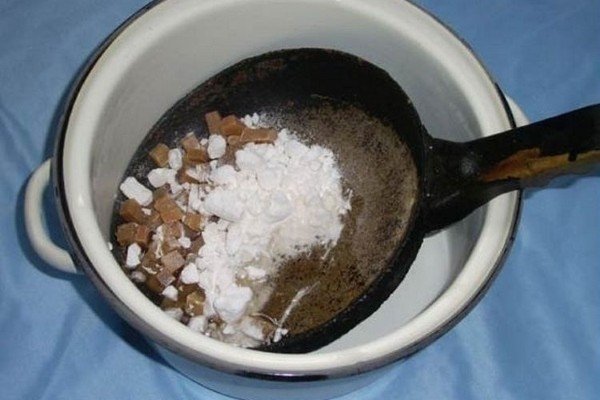 Мак с сахаром на сковороде