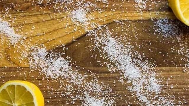Пять способов эффективно использовать соль в уборке