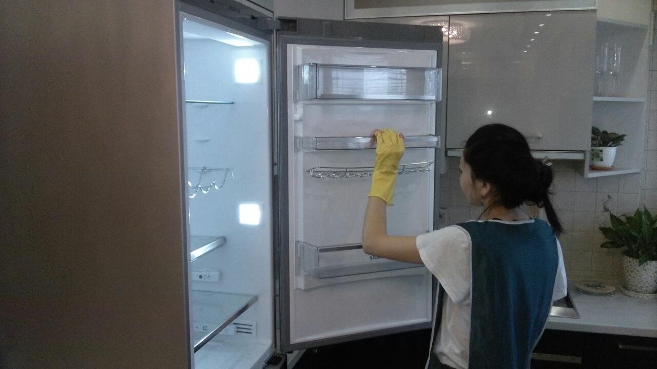 Холодильник современный