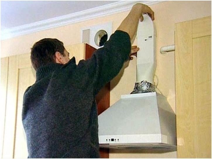 Монтаж вытяжки для кухни с отводом в вентиляцию