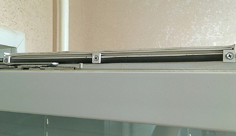 Приточные клапаны в окнах air-box тип comfort