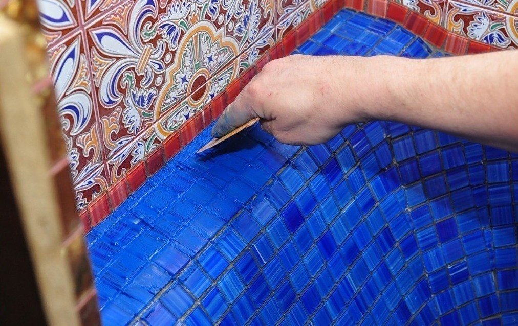 Швы из мозаики между плитками
