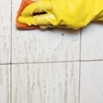 Как очистить керамическую плитку от плиточного клея? Проверенные способы, как убрать с кафельной поверхности старый засохший клей