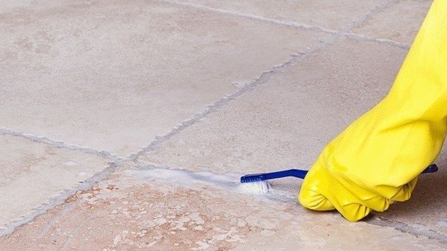 Как отмыть плитку: в ванной и на кухне на полу от въевшейся грязи