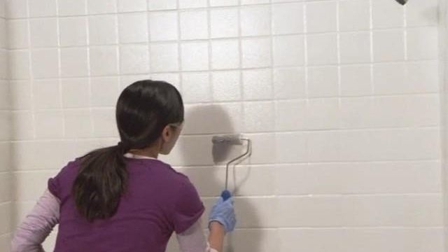 Как покрасить плитку в ванной чтобы ее обновить без ремонта