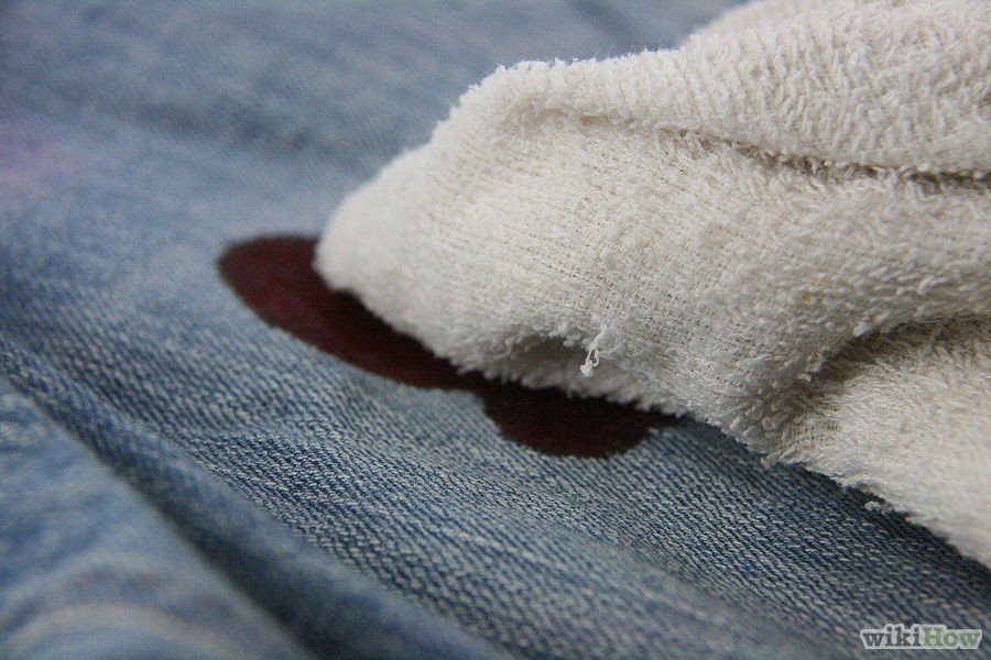 Чем отстирать кровь с одежды