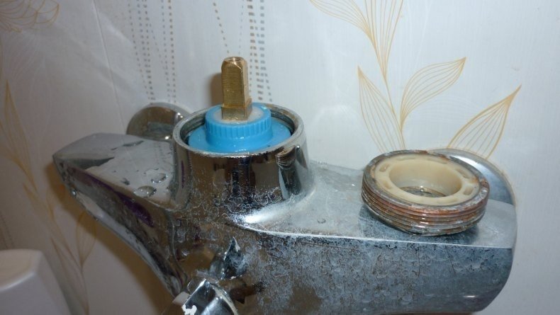 Флажковый кран для смесителя в ванную