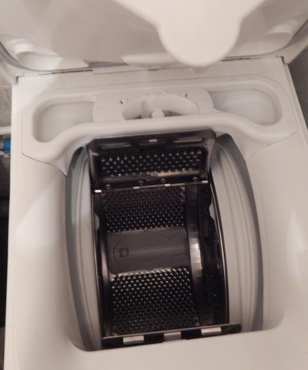 Машинка стиральная с вертикальной загрузкой